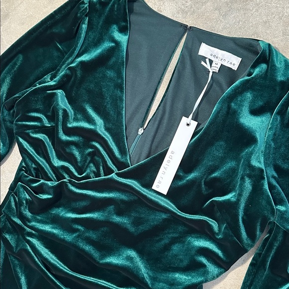 NWT Adelyn Rae Emerald Green Velvet Wrap Dress - Picture 3 of 9